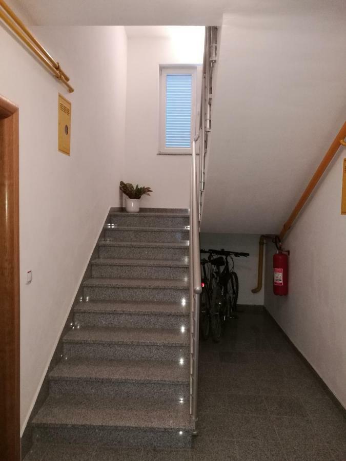 Apartments Aida Ровин Екстериор снимка