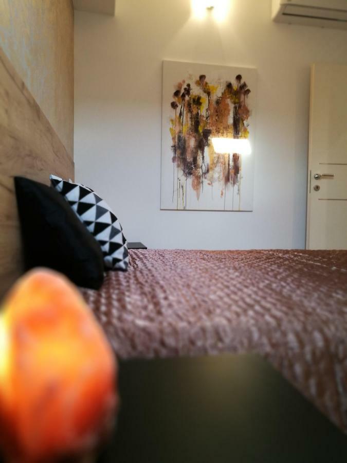 Apartments Aida Ровин Екстериор снимка